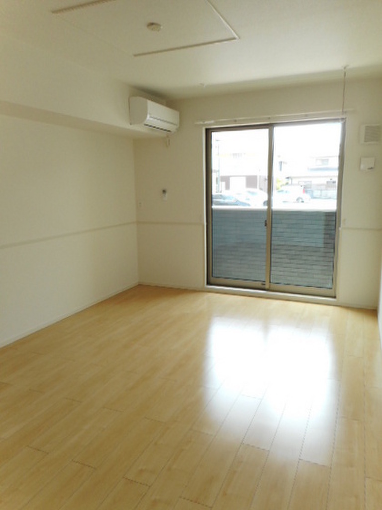 (13/15) バルコニー (13/15) バルコニー