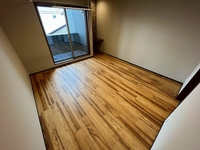 Lien Cort宇品