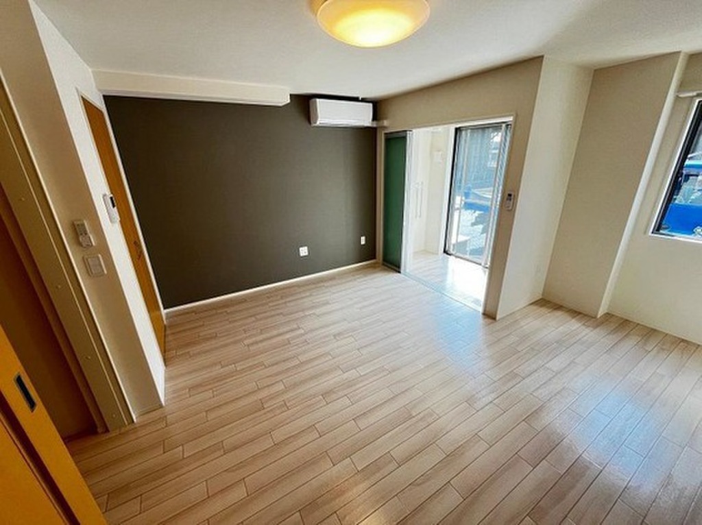 (2/16) 居室・リビング (2/16) 居室・リビング