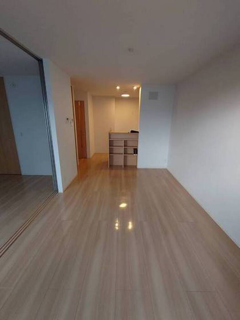 (2/18) 居室・リビング (2/18) 居室・リビング