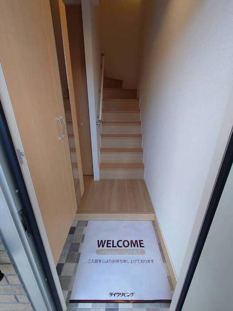 (9/18) 玄関 (9/18) 玄関