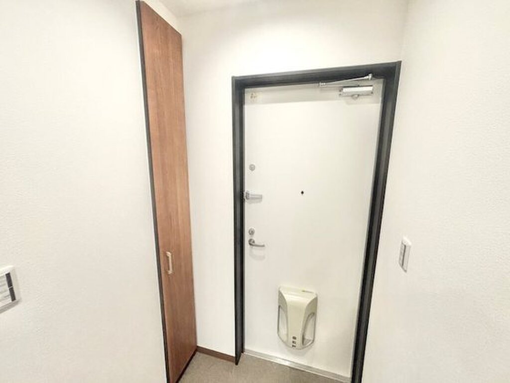 (8/19) 玄関 (8/19) 玄関