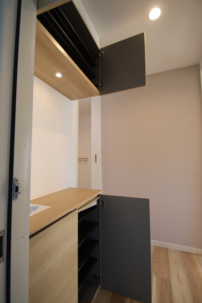 (8/23) 玄関 (8/23) 玄関