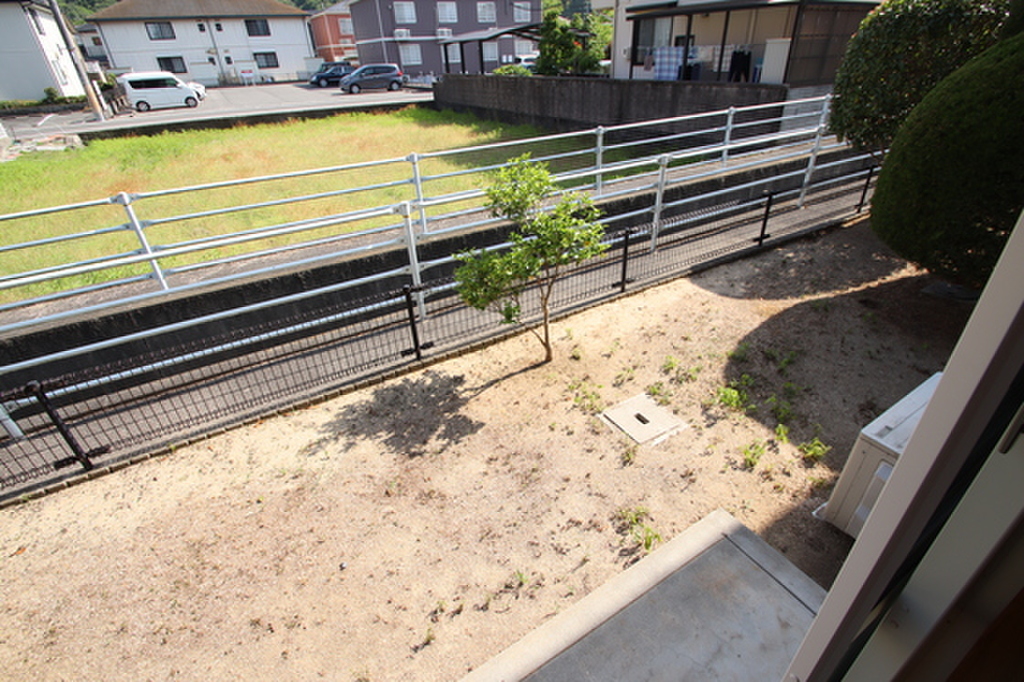 (9/23) 庭 (9/23) 庭