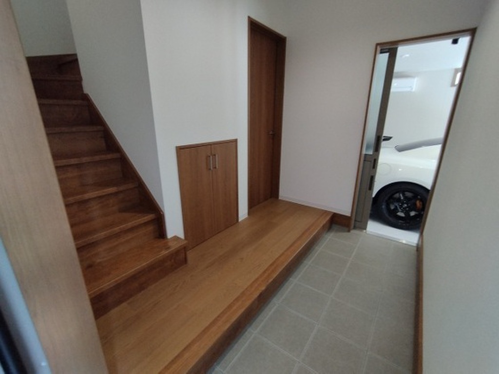 (11/26) 玄関 (11/26) 玄関