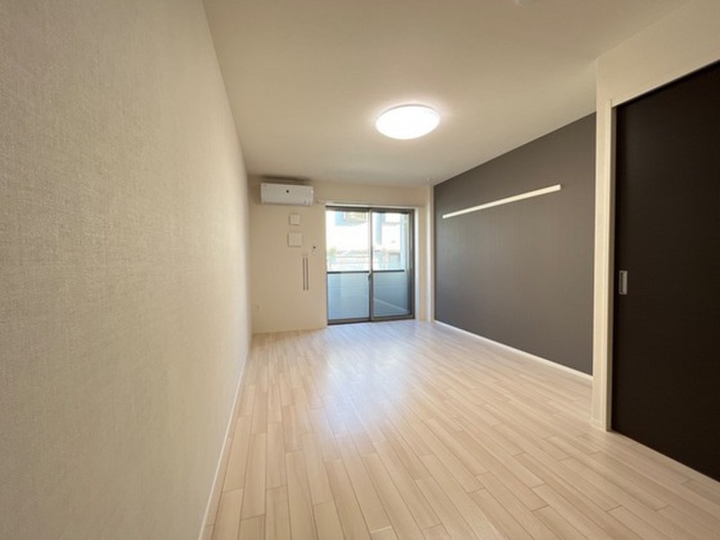 (2/18) 居室・リビング (2/18) 居室・リビング