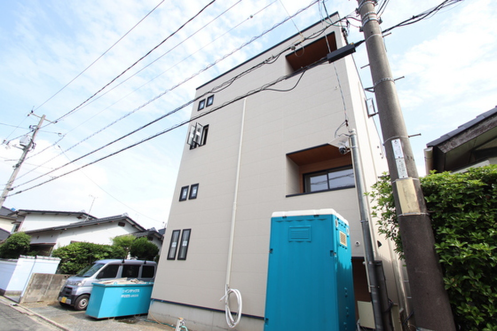 (2/3) バルコニー (2/3) バルコニー