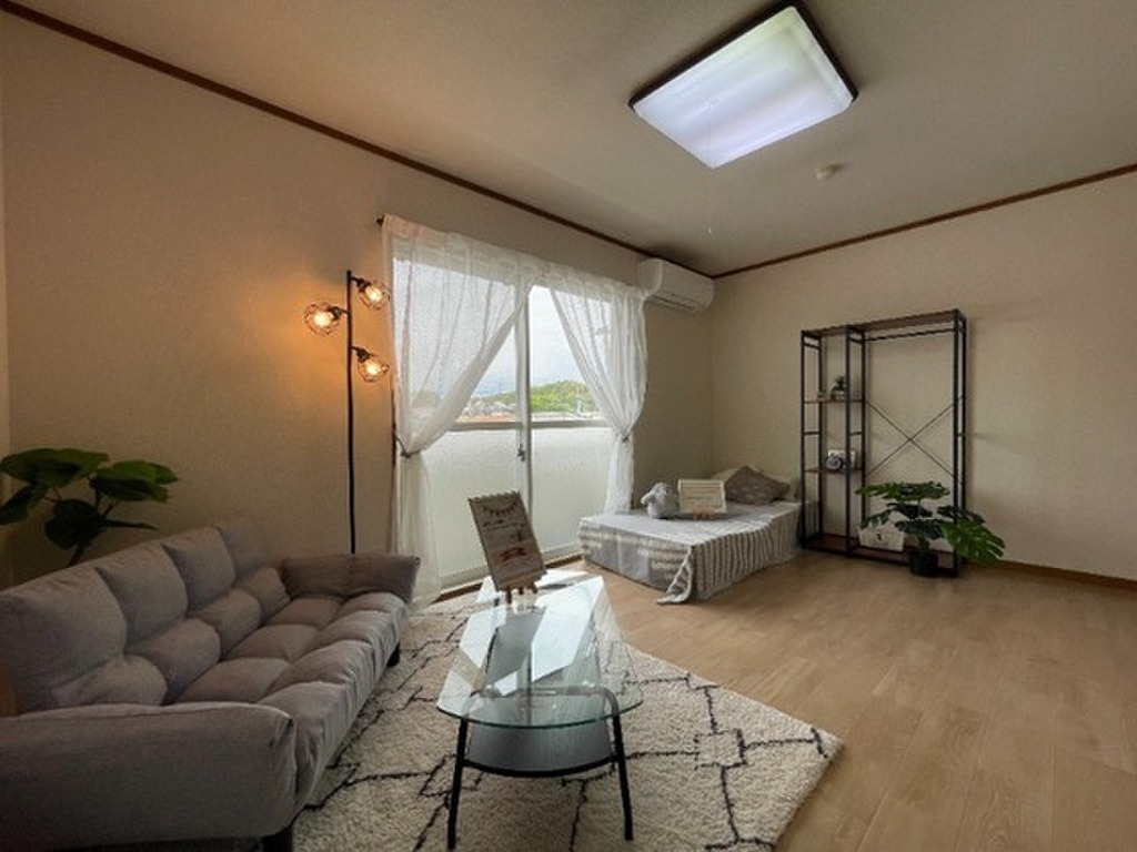 (2/21) 居室・リビング (2/21) 居室・リビング