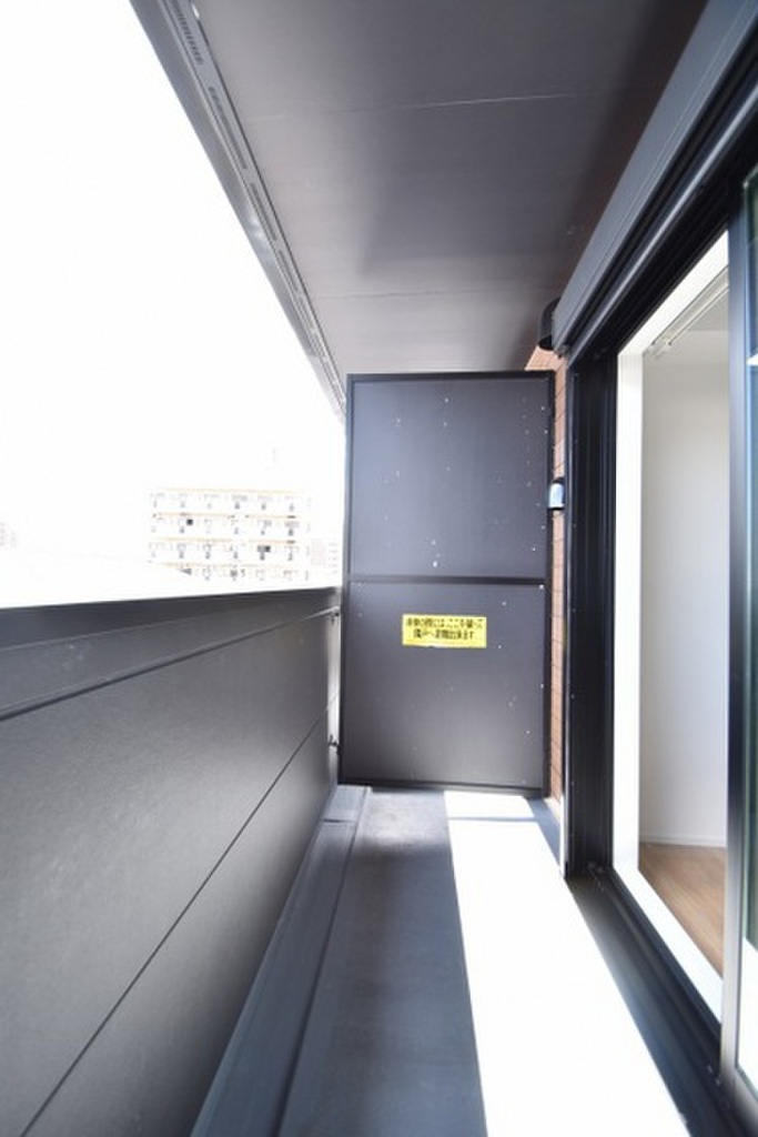 (13/21) バルコニー