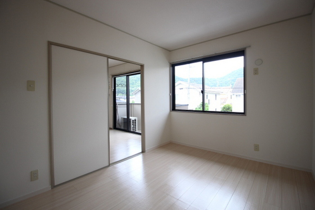 (8/16) ※他号室の写真です