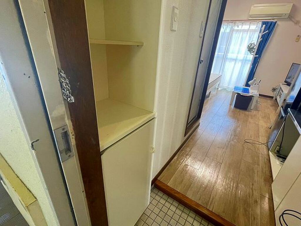 エールマンスリー舟入 1R 玄関