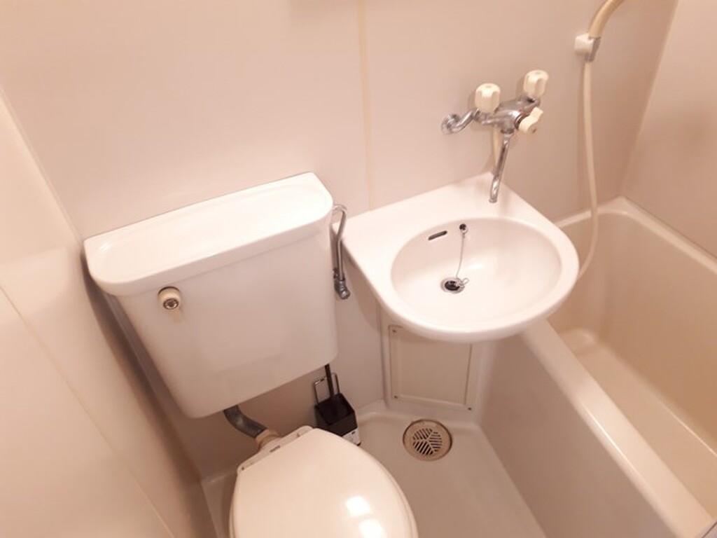 エールマンスリー横川 七番館 1K バス