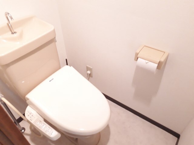 エールマンスリー東白島 壱番館 1K トイレ