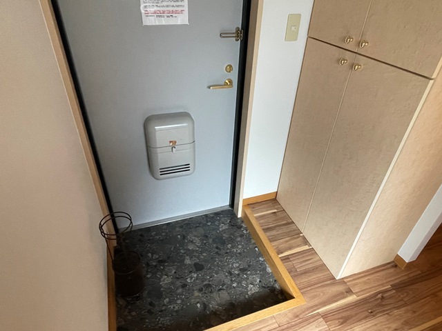 エールマンスリー幟町　参番館 1R 玄関