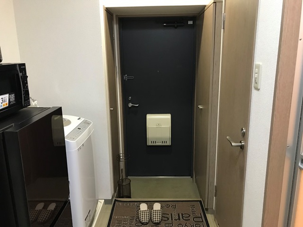 エールマンスリー平和公園西 弐番館 1K 玄関