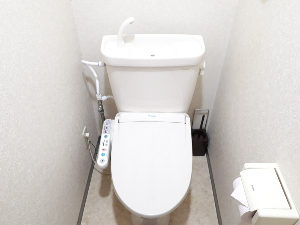 エールマンスリー平和公園西 弐番館 1K トイレ