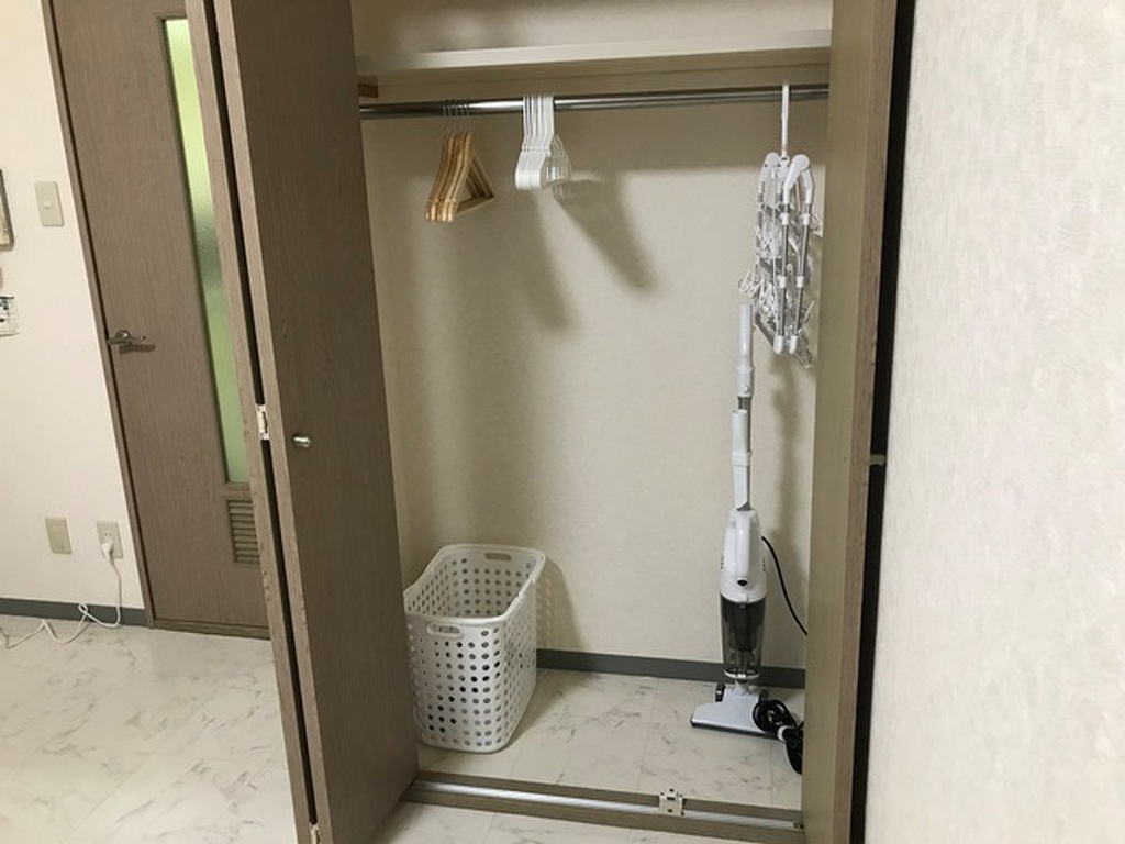 エールマンスリー平和公園西 弐番館 1K 収納