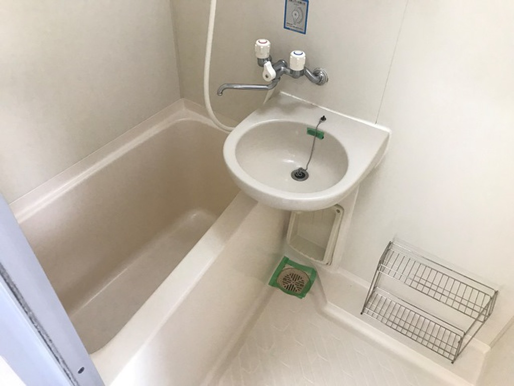 エールマンスリー五日市　壱番館 1K バス