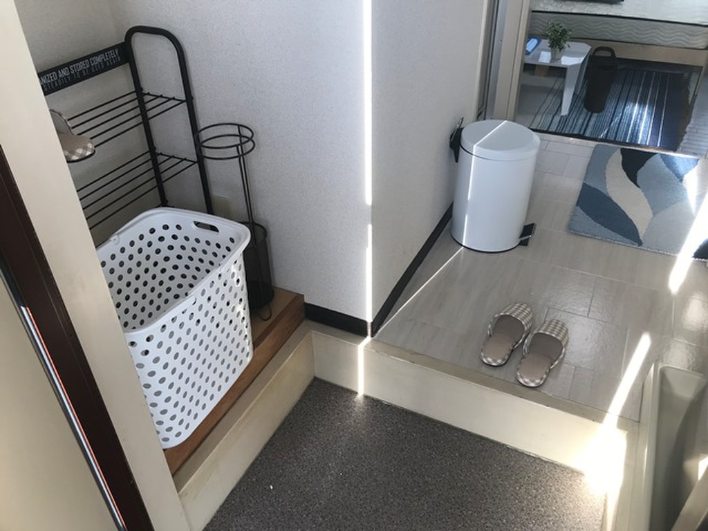 エールマンスリー五日市　壱番館 1K 玄関