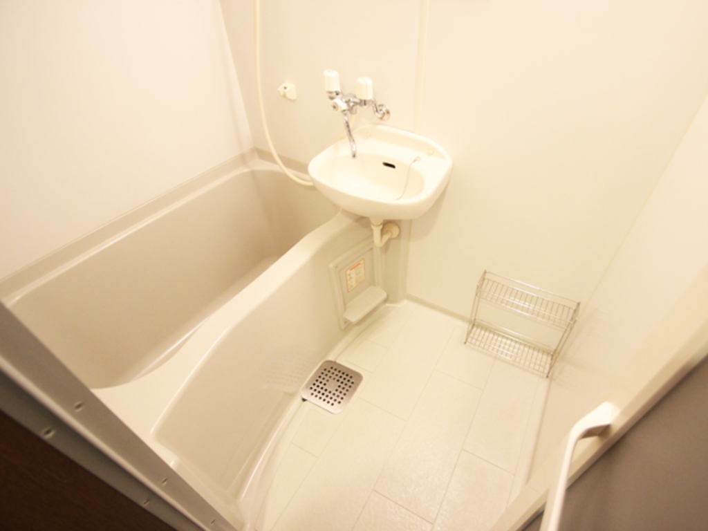 エールマンスリー紙屋町 1K バス