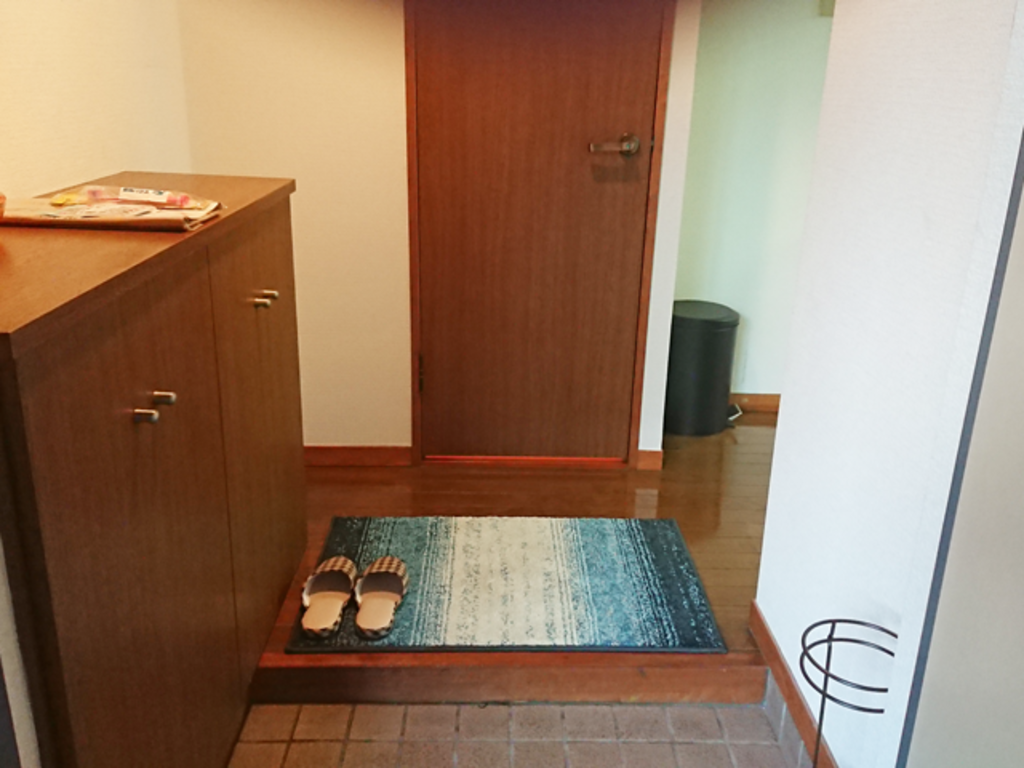 エールマンスリー東白島 壱番館 2DK 玄関