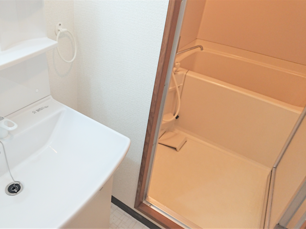 エールマンスリー東白島 壱番館 2DK バス