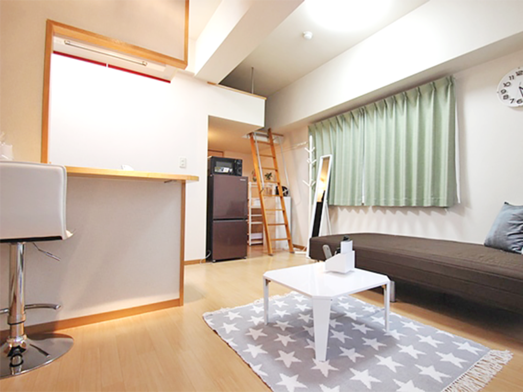 エールマンスリー幟町　参番館 1R 居室・リビング