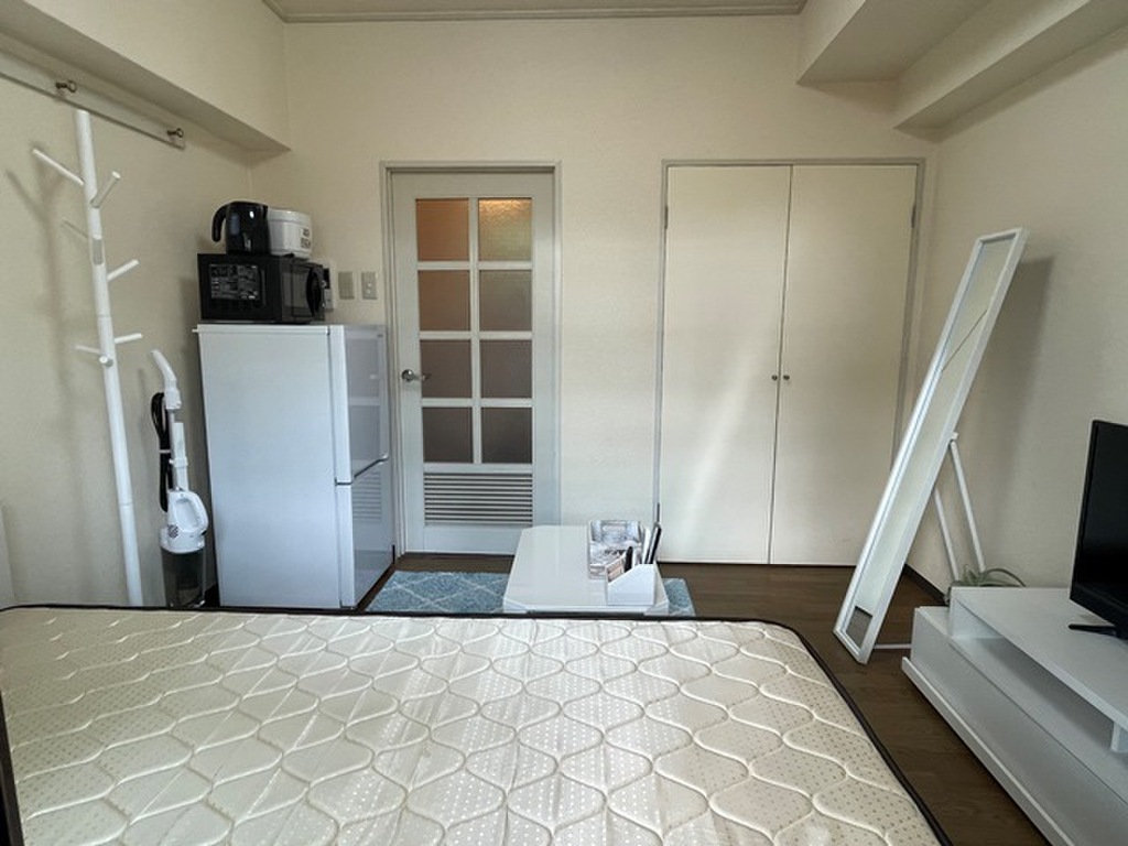 エールマンスリー天神川駅 1K 居室・リビング