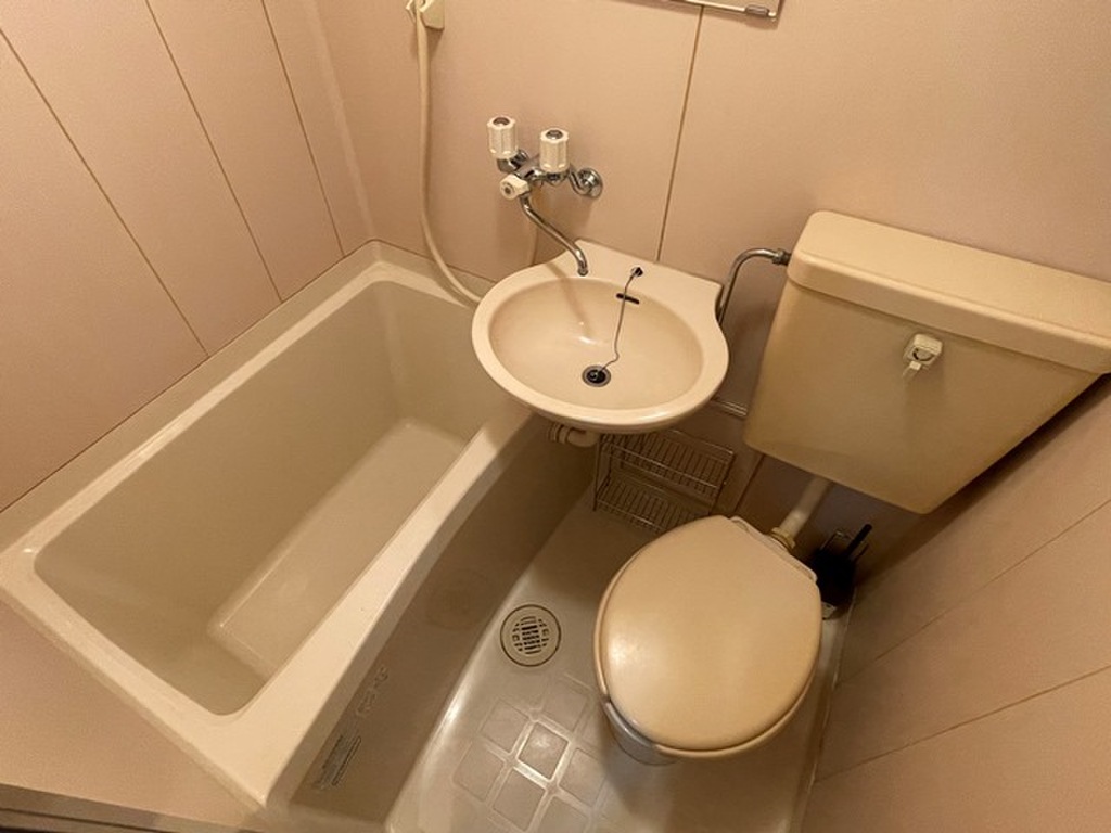 エールマンスリー天神川駅 1K バス