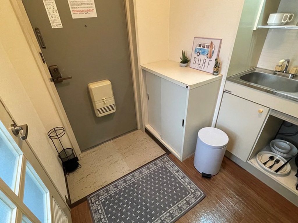 エールマンスリー天神川駅 1K 玄関