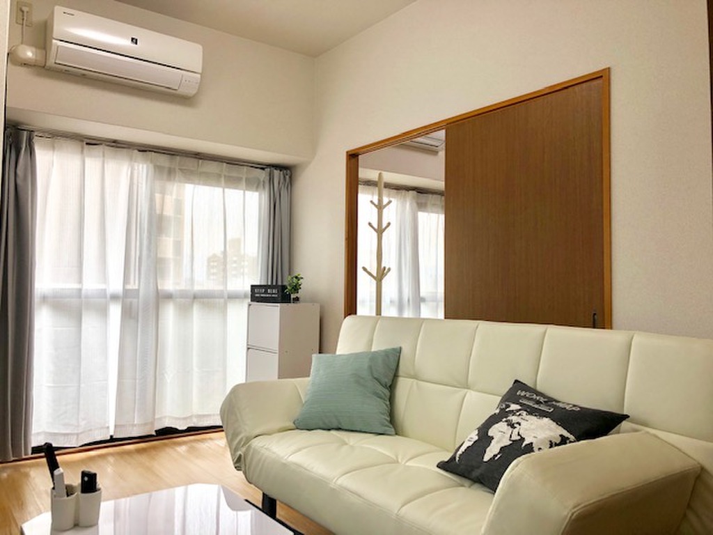 エールマンスリー段原 壱番館 2LDKの室内