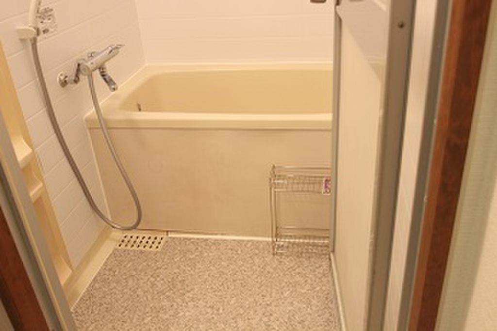 エールマンスリー平和公園西 1K バス