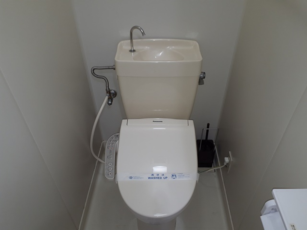 エールマンスリー広島駅北 1K トイレ