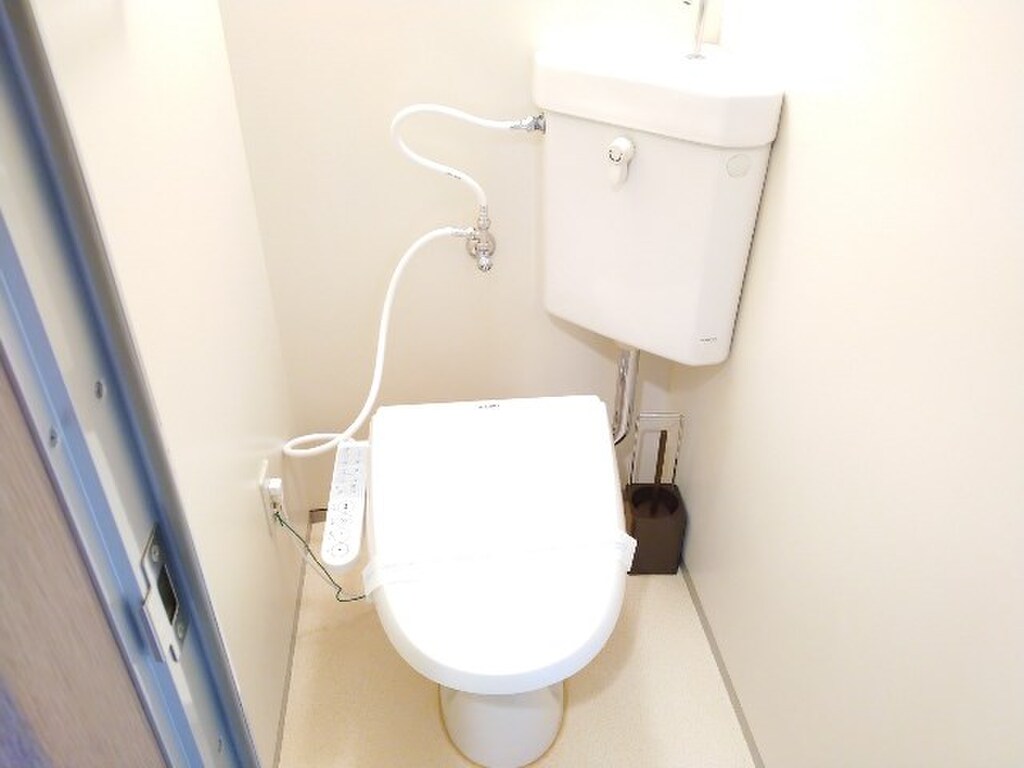 エールマンスリー新白島駅 1K トイレ