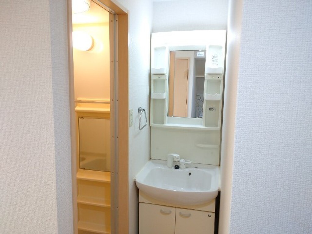 エールマンスリー幟町　参番館 1R 洗面所