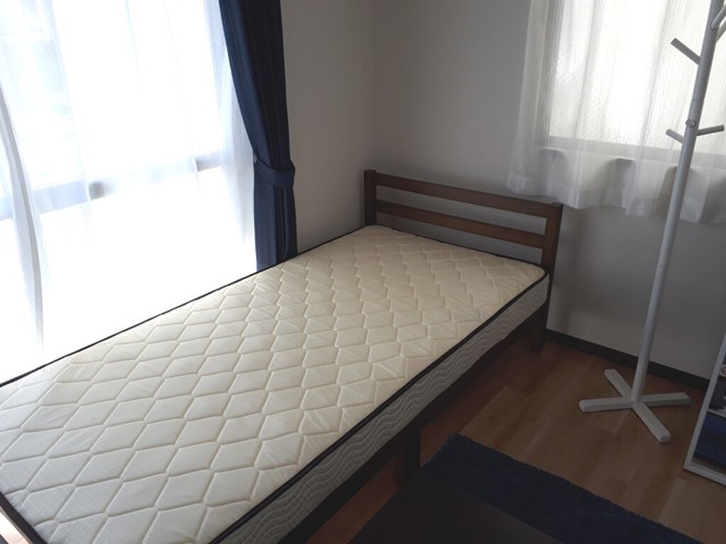 エールマンスリー天神川駅 1K 居室・リビング