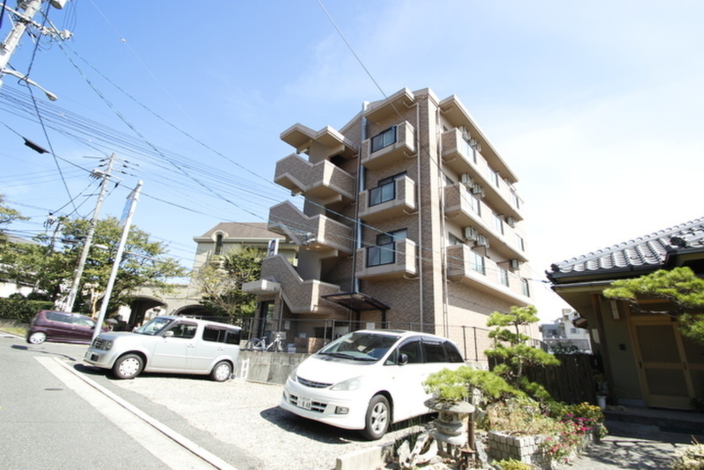 ☆上安エリア☆駅徒歩5分！！ネット無料の駅近マンション♫