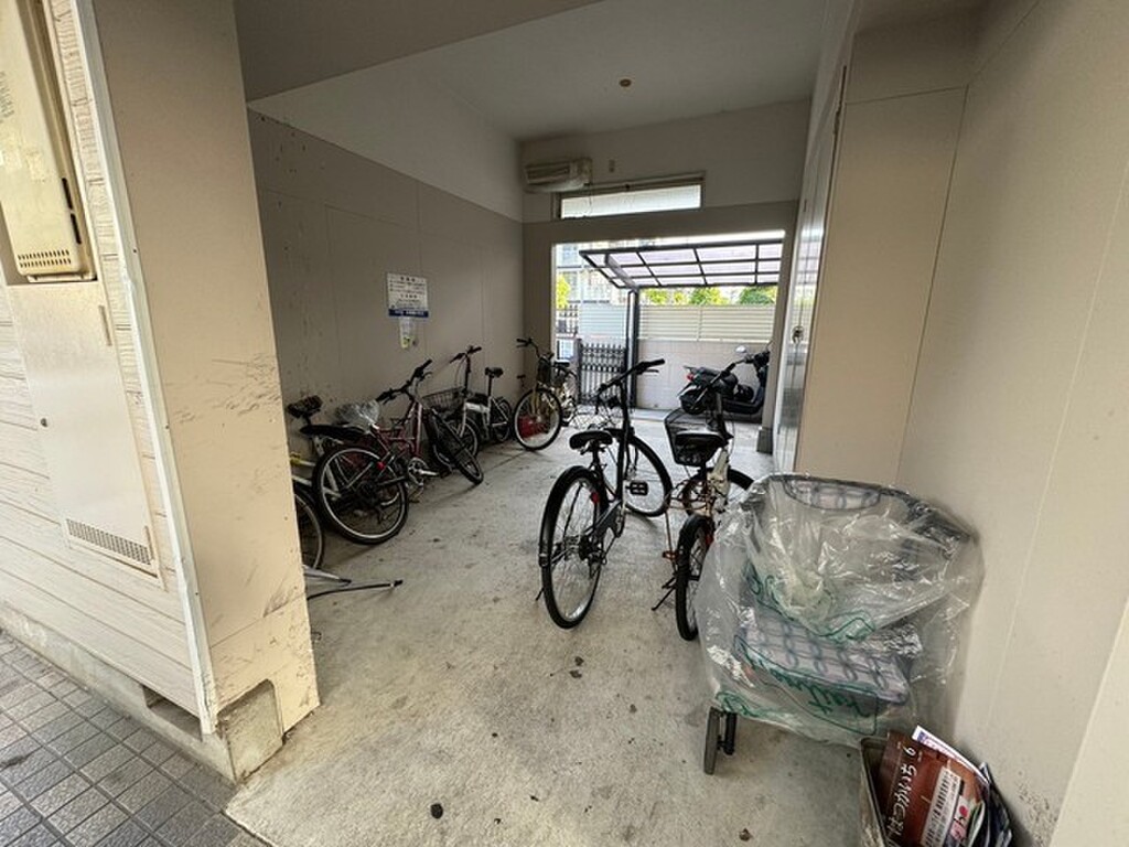 (17/26) 駐輪場 (17/26) 駐輪場