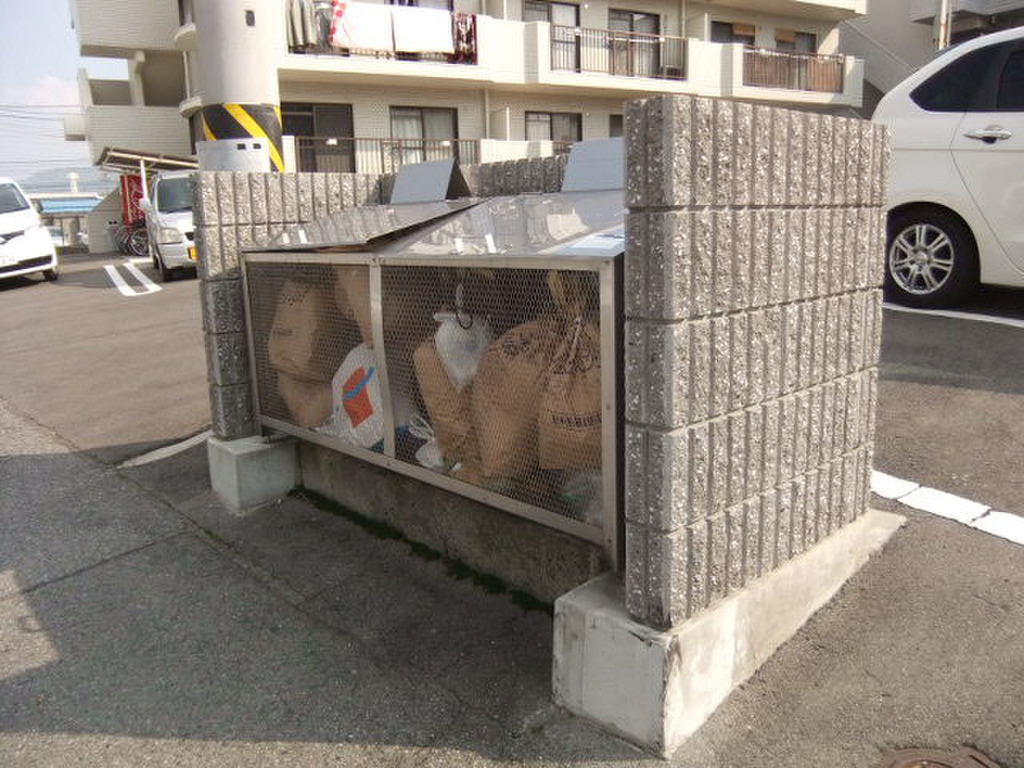 (23/34) ゴミ捨て場 (23/34) ゴミ捨て場