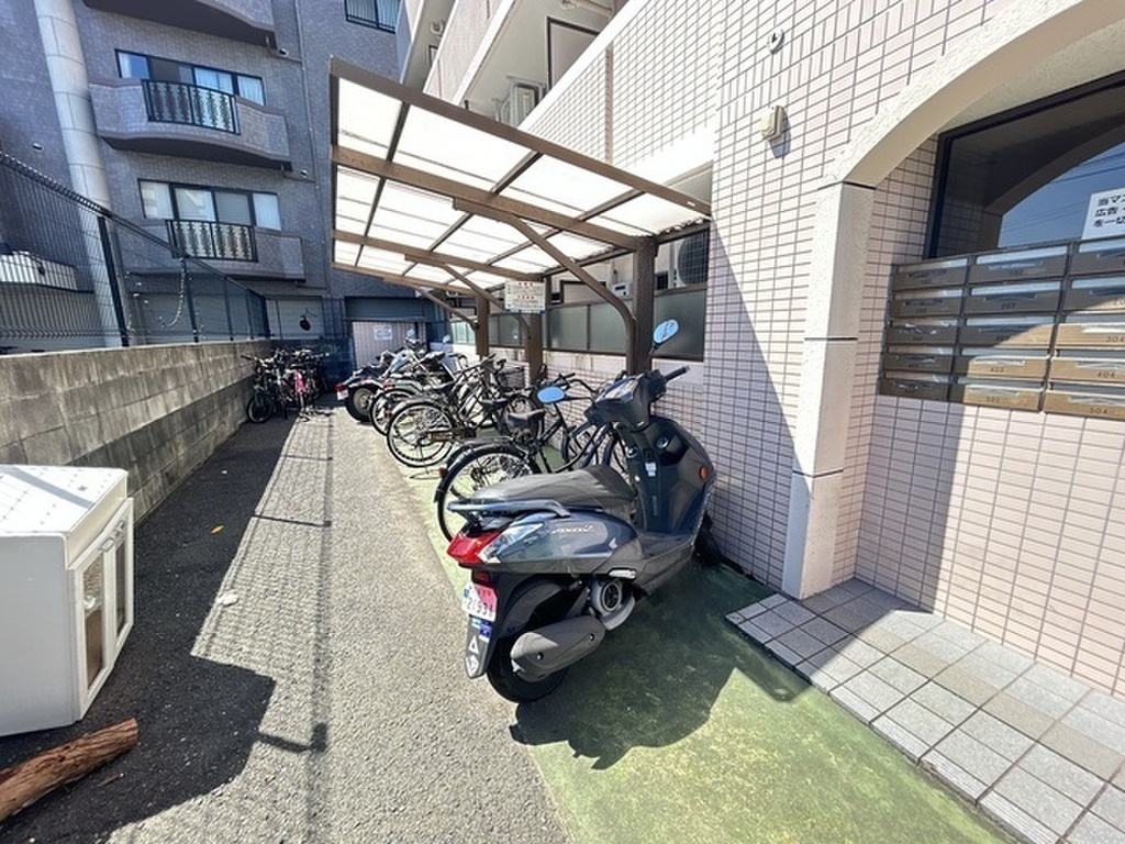 (18/26) 駐輪場 (18/26) 駐輪場