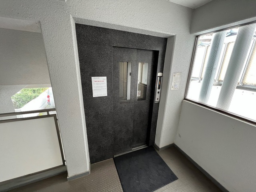 (17/25) エレベータ