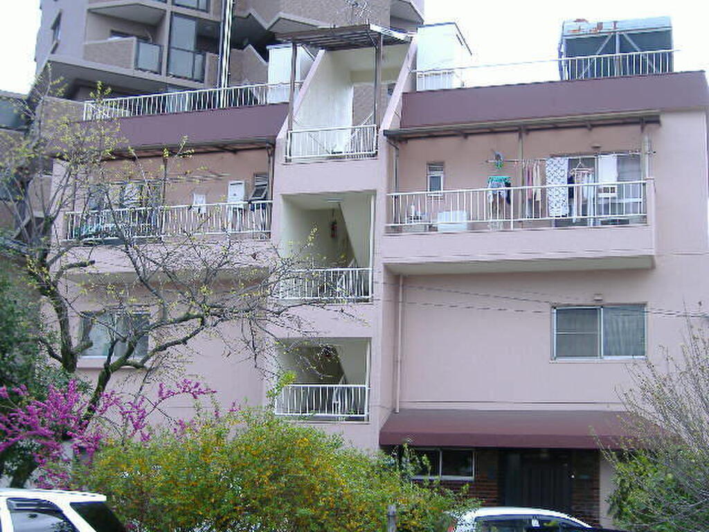 Perfect Room for: Families | Students | Couples | Room Share