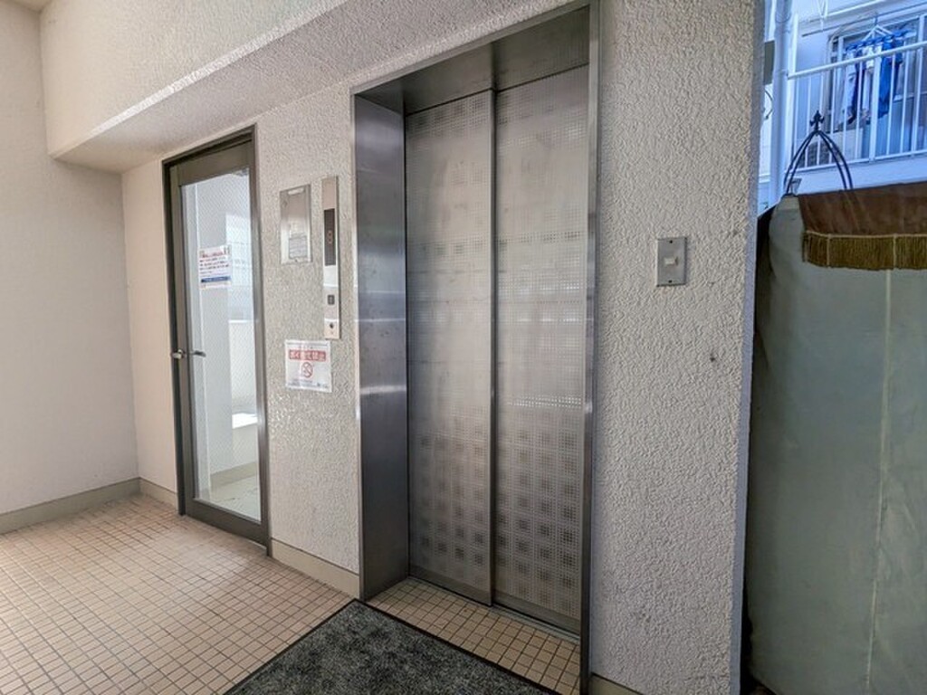 (21/30) エレベーター