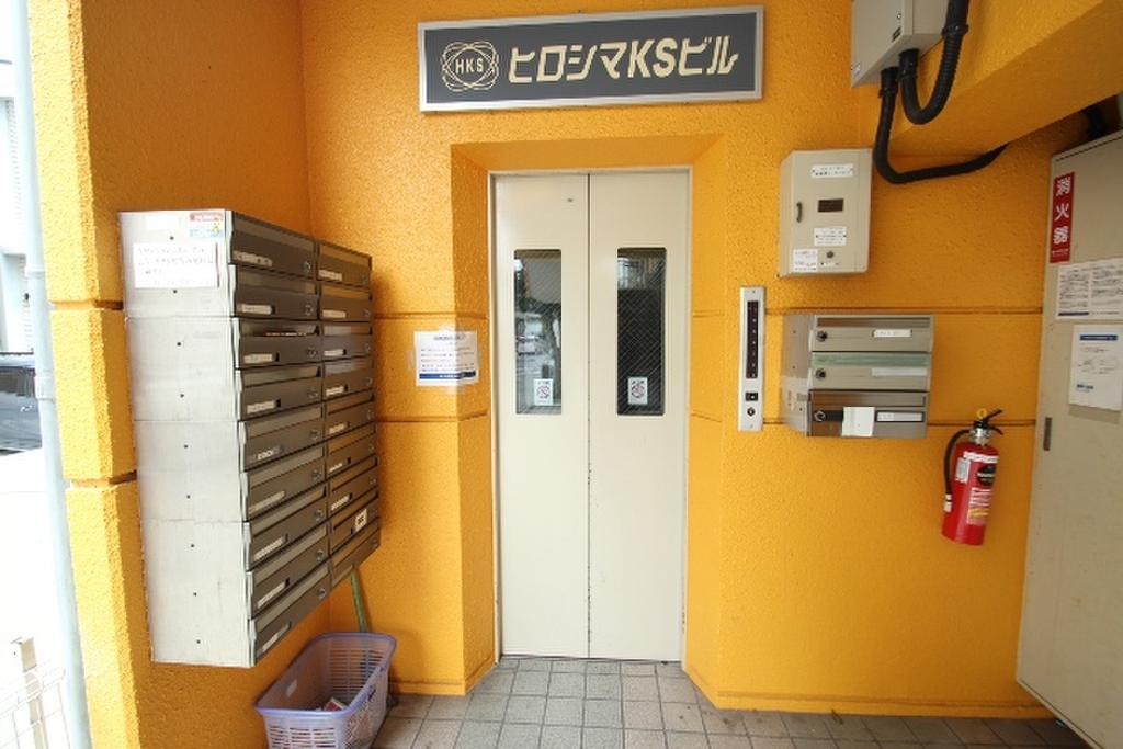 (14/24) エレベータ