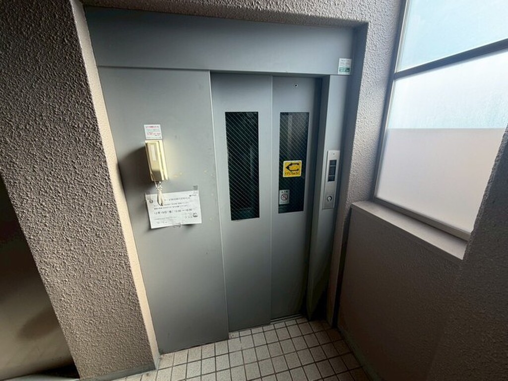 (17/28) エレベーター