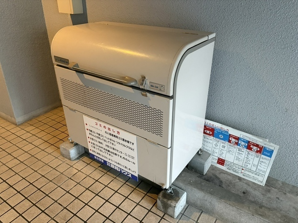 (17/27) ゴミ置場