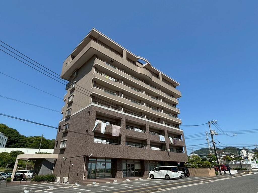 ★駅目の前★広々2LDK★駐車場1台無料★