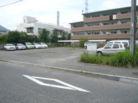 建物隣接駐車場