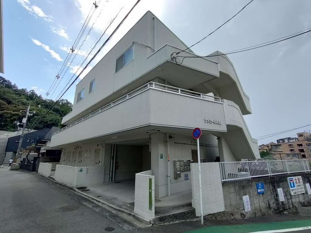 東区牛田に最上階のオーナーズルームの改装部屋に空室が出ました！！