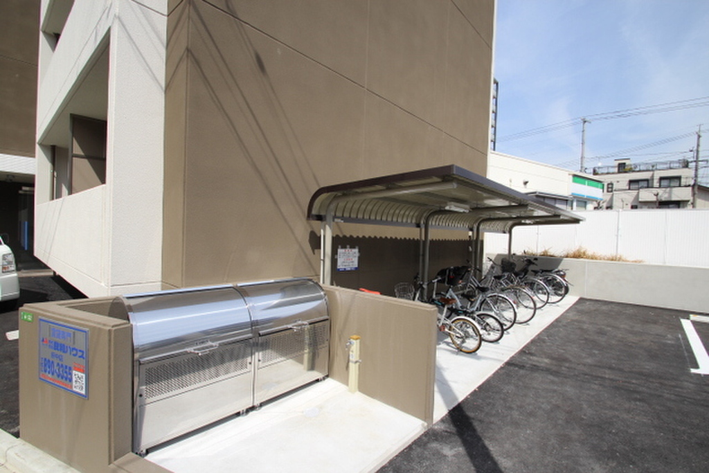 (23/32) ゴミ置き場・駐輪場